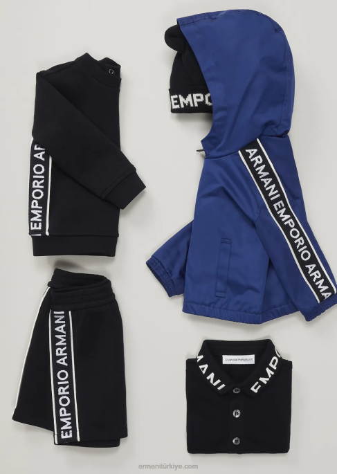 erkek çocuk Armani kapüşonlu, su tutmaz, logo bantlı, geri dönüştürülmüş naylon montT8HD2728