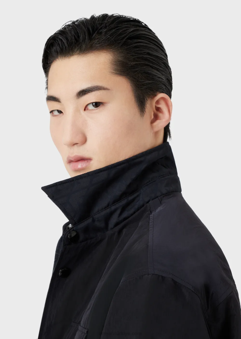 erkekler Armani Tamamı kartal logolu jakarlı naylon kapşonlu ters çevrilebilir mont lacivert T8HD1322