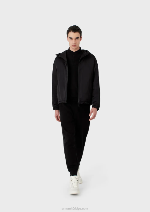 erkekler Armani geri dönüştürülmüş naylondan tam boy fermuarlı, su tutmaz kapüşonlu mont ve logo bant siyah T8HD1323