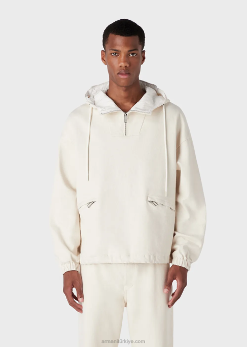 erkekler Armani logolu büyük boy grafik baskılı pamuklu boğa kapşonlu anorak süt beyazı T8HD1326