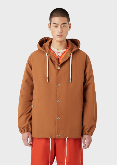 erkekler Armani sürdürülebilir koleksiyon geri dönüştürülmüş kanvas kapşonlu mont tütün T8HD1348