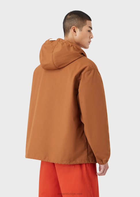 erkekler Armani sürdürülebilir koleksiyon geri dönüştürülmüş kanvas kapşonlu mont tütün T8HD1348