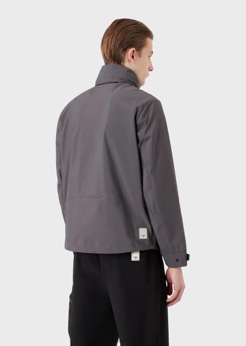 erkekler Armani travel essentials su tutmaz geri dönüştürülmüş naylon tam fermuarlı şişme mont koyu gri T8HD1307