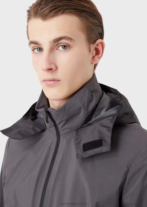 erkekler Armani travel essentials su tutmaz geri dönüştürülmüş naylon tam fermuarlı şişme mont koyu gri T8HD1307