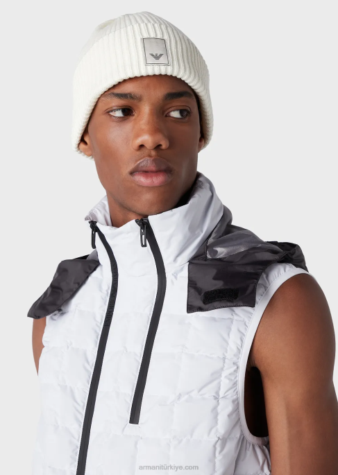 erkekler Armani travel essentials su tutmaz kapitone geri dönüştürülmüş naylon tam fermuarlı kolsuz şişme ceket beyaz T8HD1308