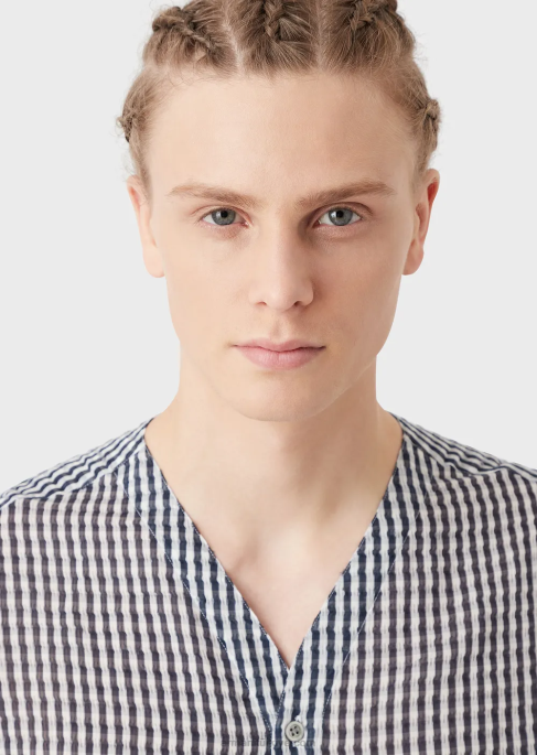 erkekler Armani iki tonlu ipek karışımlı gofre kumaşlı v yaka gömlek model T8HD1113