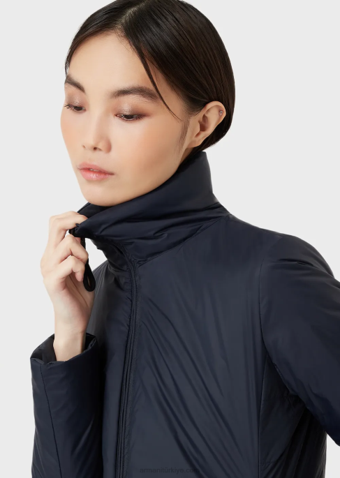 kadınlar Armani geri dönüştürülmüş kuş tüyü ile su tutmaz ters çevrilebilir naylon şişme mont lacivert T8HD239