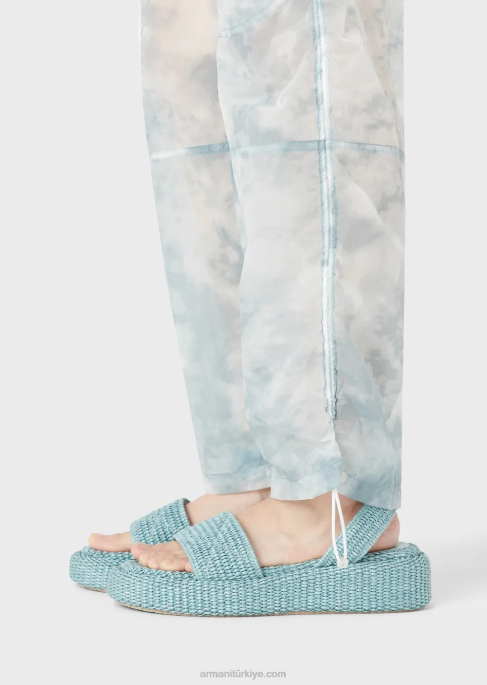 kadınlar Armani gökyüzü efektli degrade baskılı naylon kargo pantolon model T8HD268