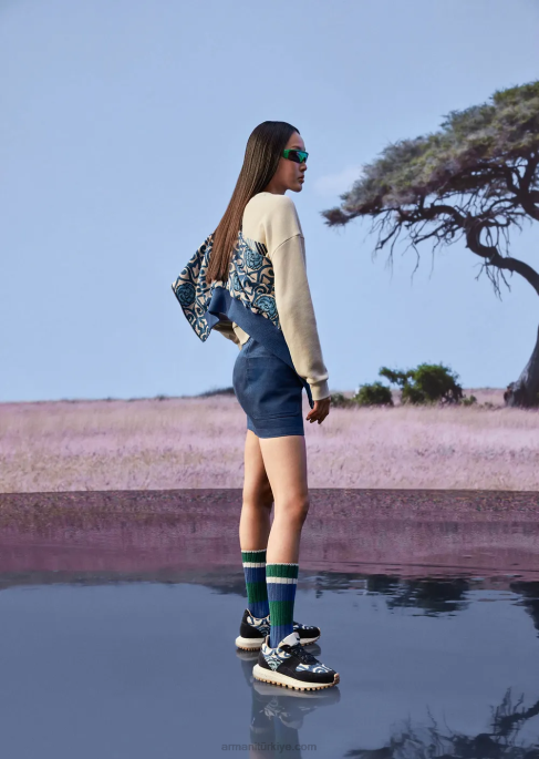 kadınlar Armani Büyük beden baskılı, sürdürülebilir koleksiyon yumuşak organik pamuklu sweatshirt bej T8HD424