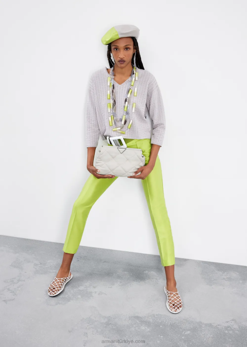 kadınlar Armani 3 boyutlu efektli iki renkli kumaştan v yakalı kazak bej T8HD194