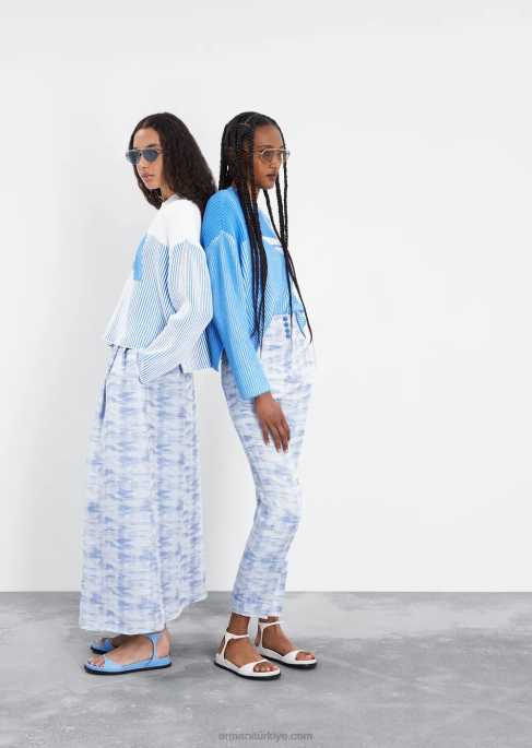 kadınlar Armani Büyük boy logolu, yarım nervürlü süveter mavi logo T8HD189